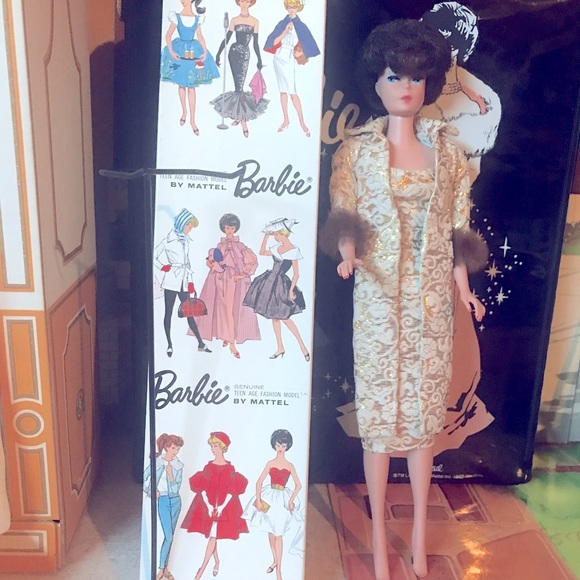 Vintage Barbie Doll bubble cut with Box & stand - Picture 3 of 16